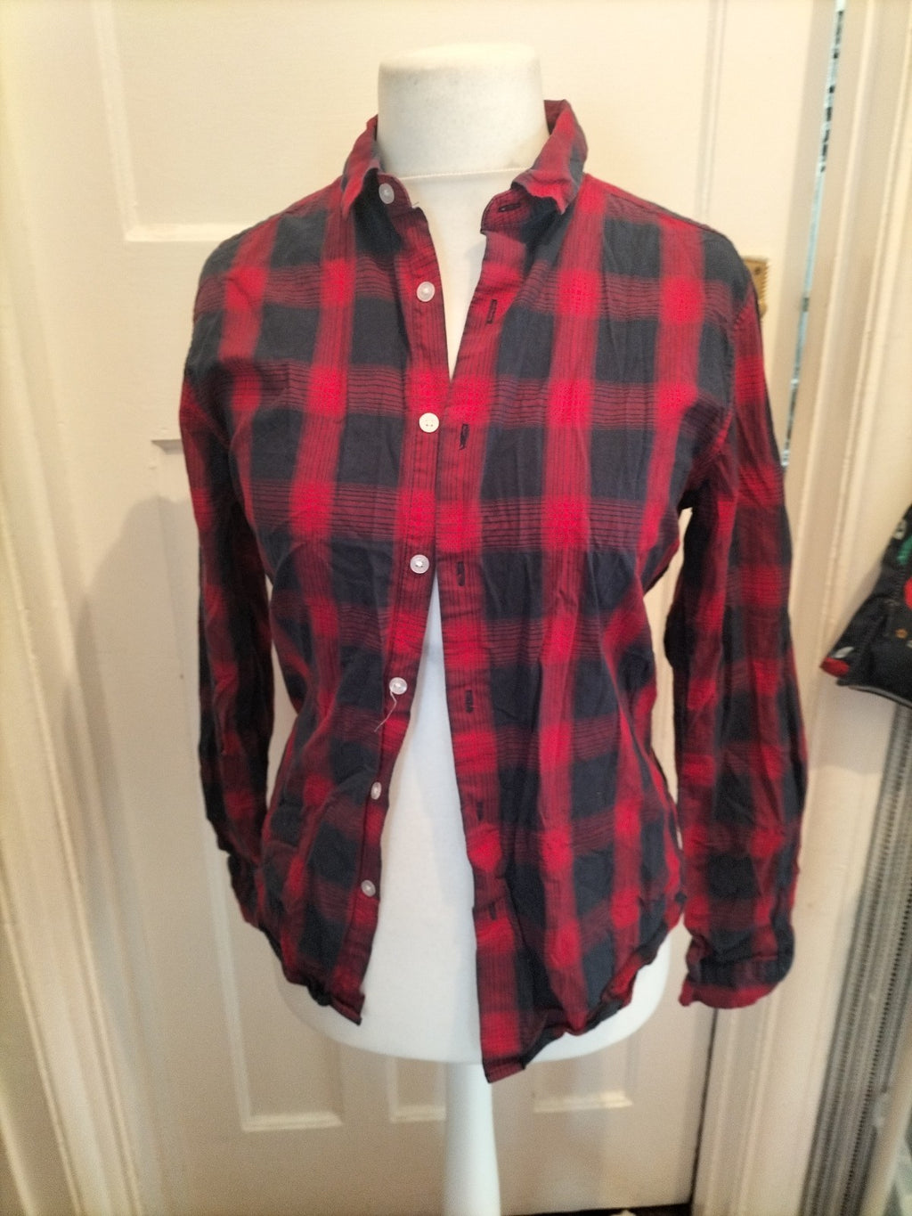 Mens Asos Size M Red And Blaxk Long Sleeved Shirt