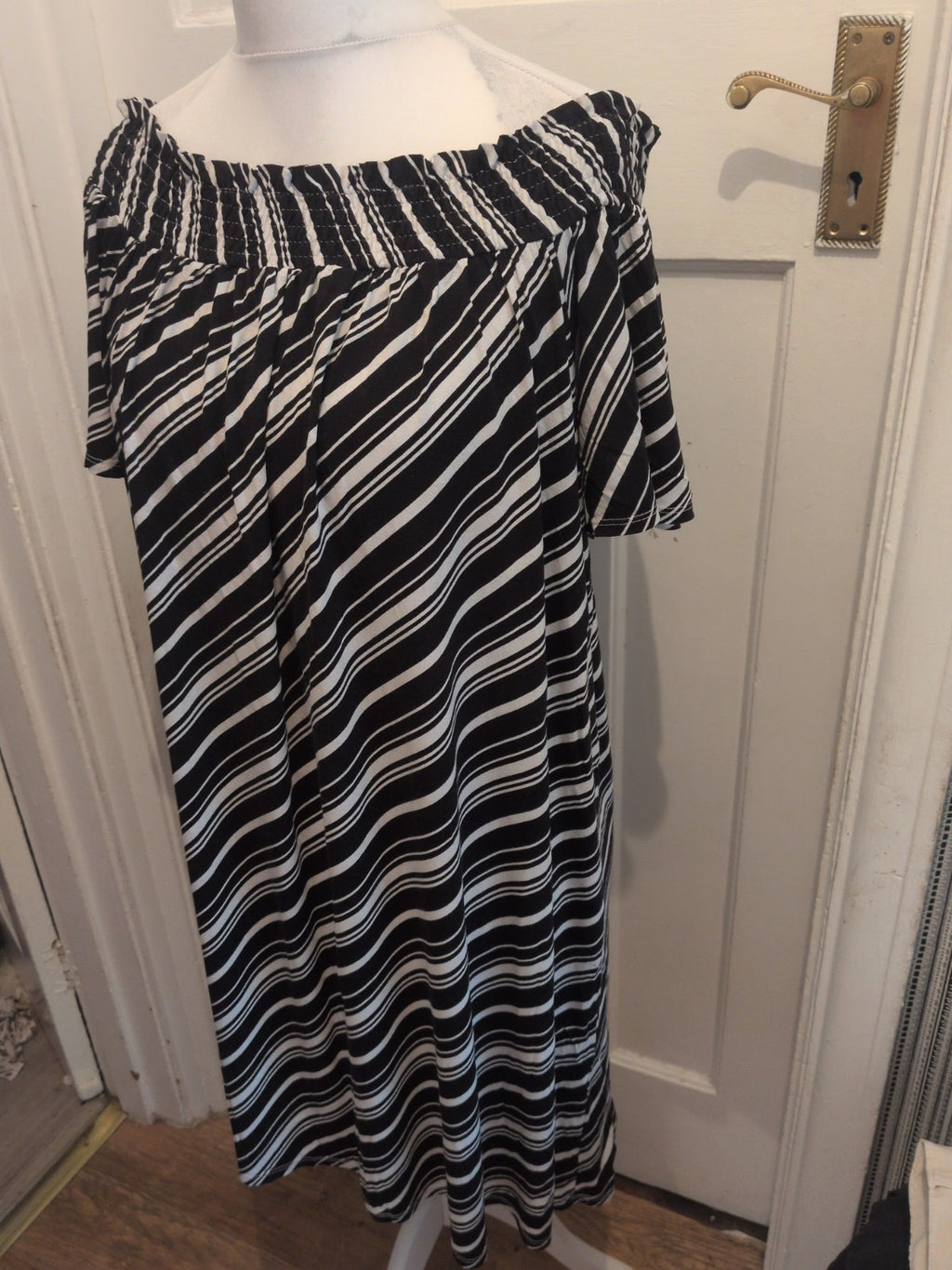 George XL Black And White Diagonal Stripe Short Sleeve Midi Dress