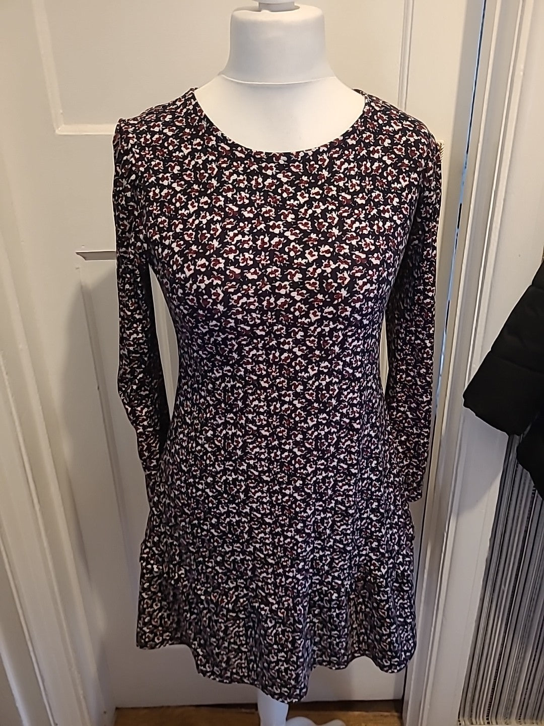 Ladies Primark Size 10 Black Purple Floral Long Sleeved Dress