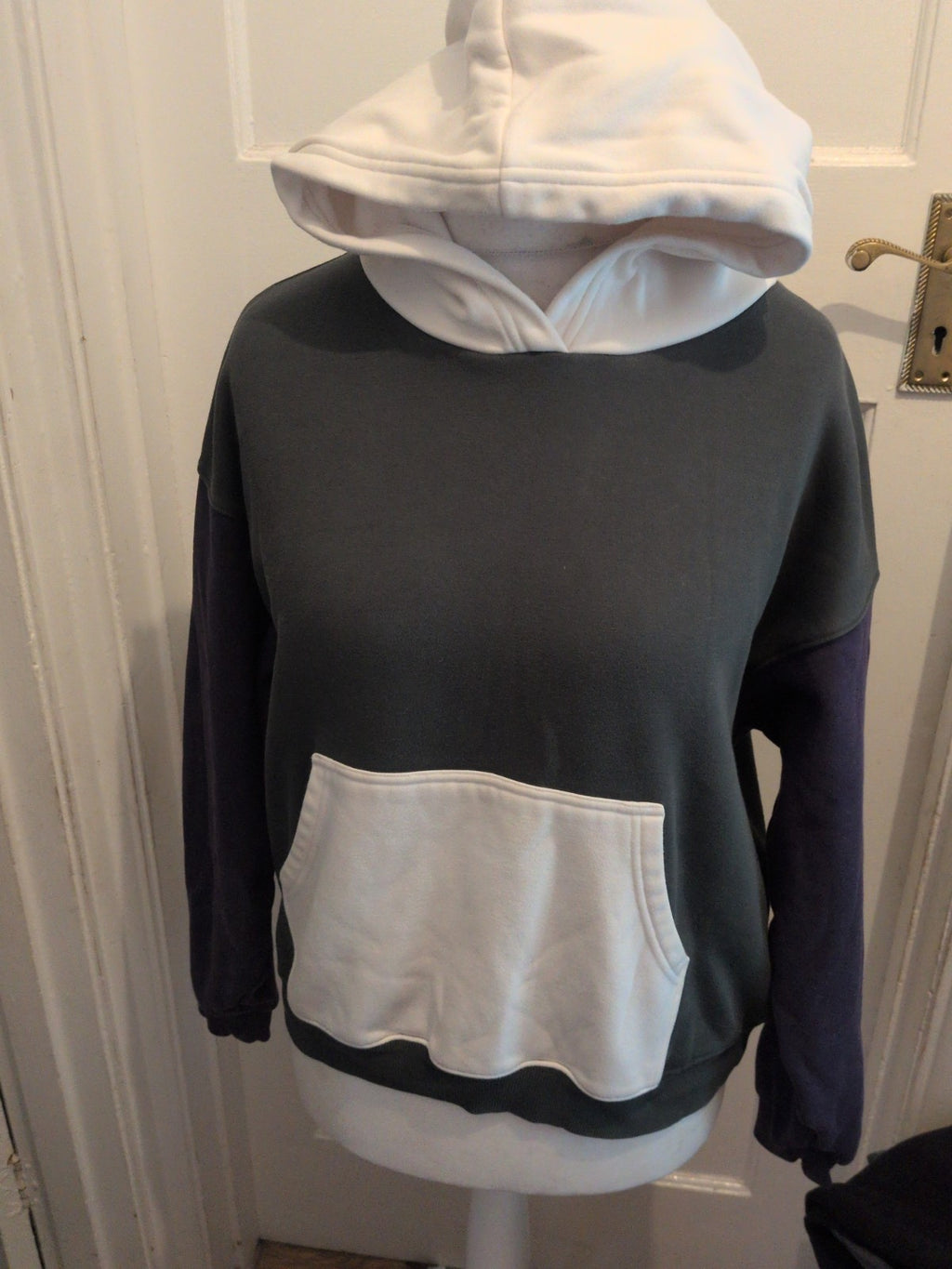 Fabletics Large Navy Green And White Pullover Hoodie