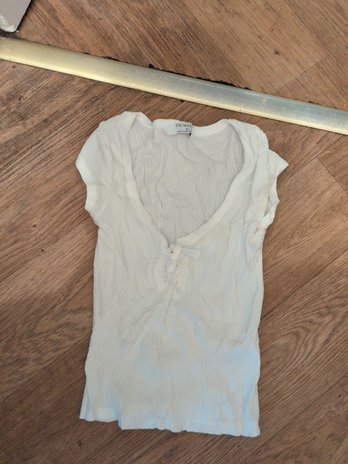 Primark Small White V Neck T-shirt Now Detail