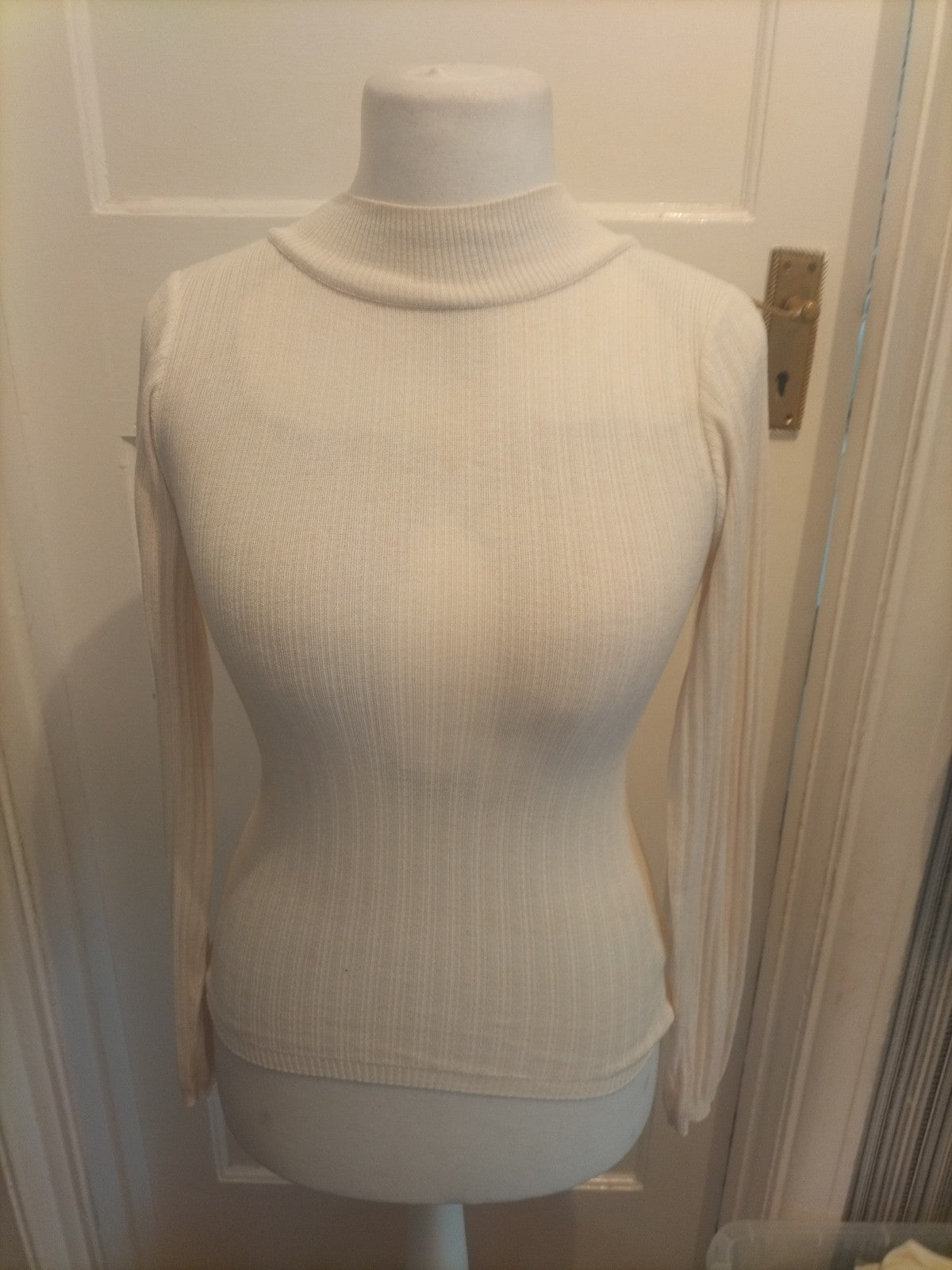 Primark 6-8 Ivory Rib Long Sleeve T-shirt