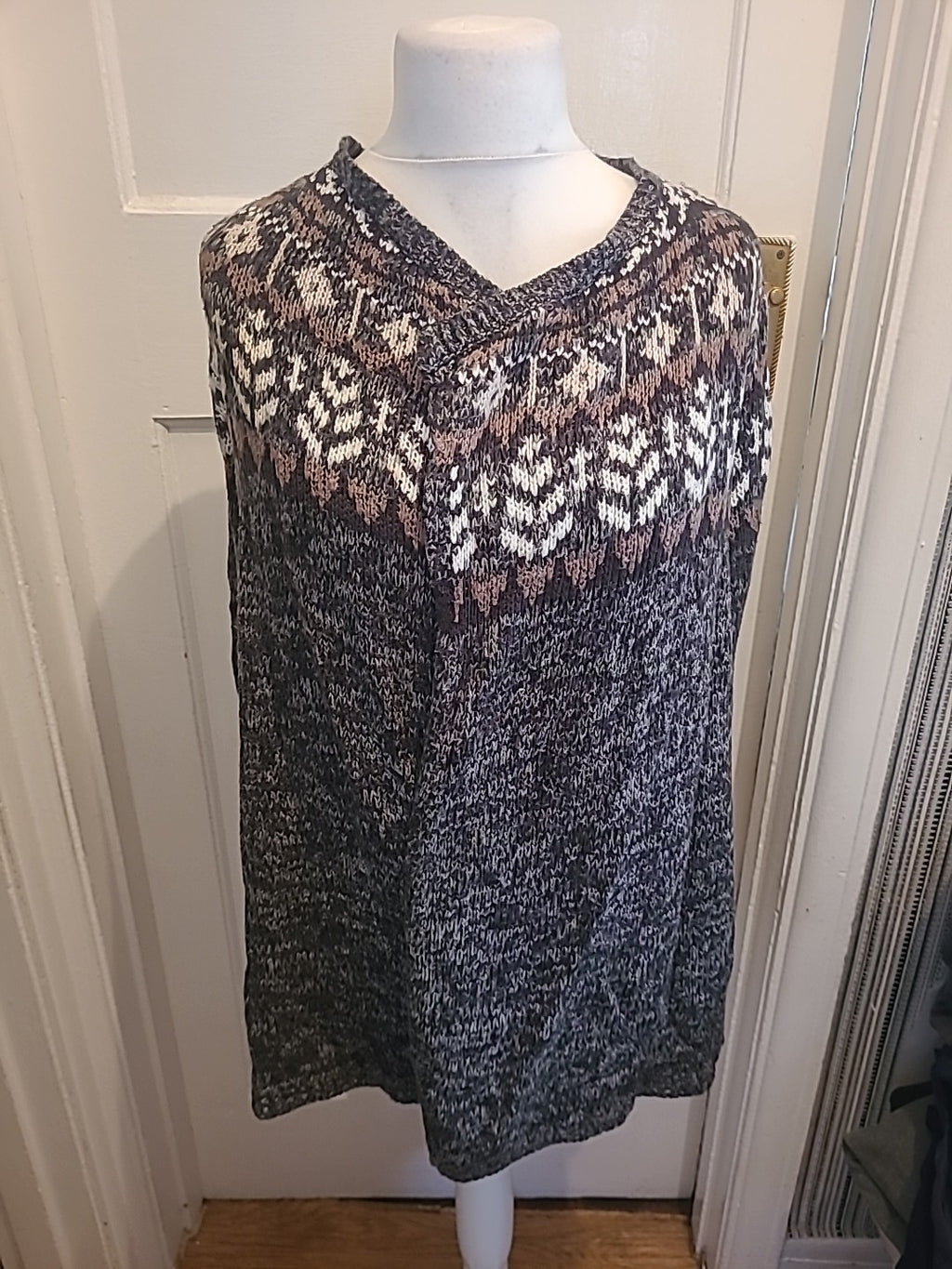 Ladies Papaya Size Small Grey/White/Brown Knit Cardigan
