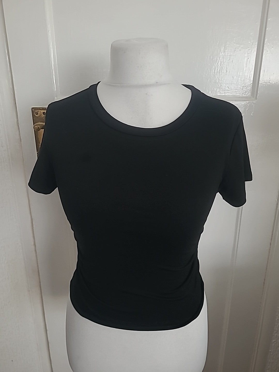 Ladies Size M Black Short Sleeved Ruched Side Tshirt