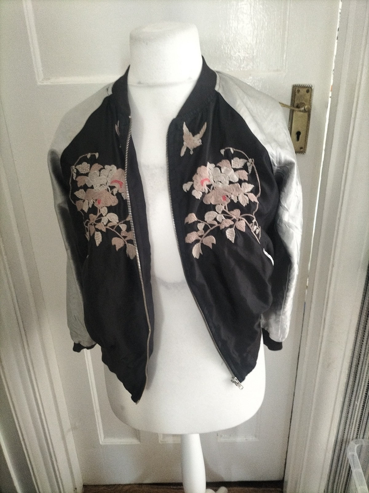 Ladies Size 10 Silver And Black Floral Full Zip Jacket