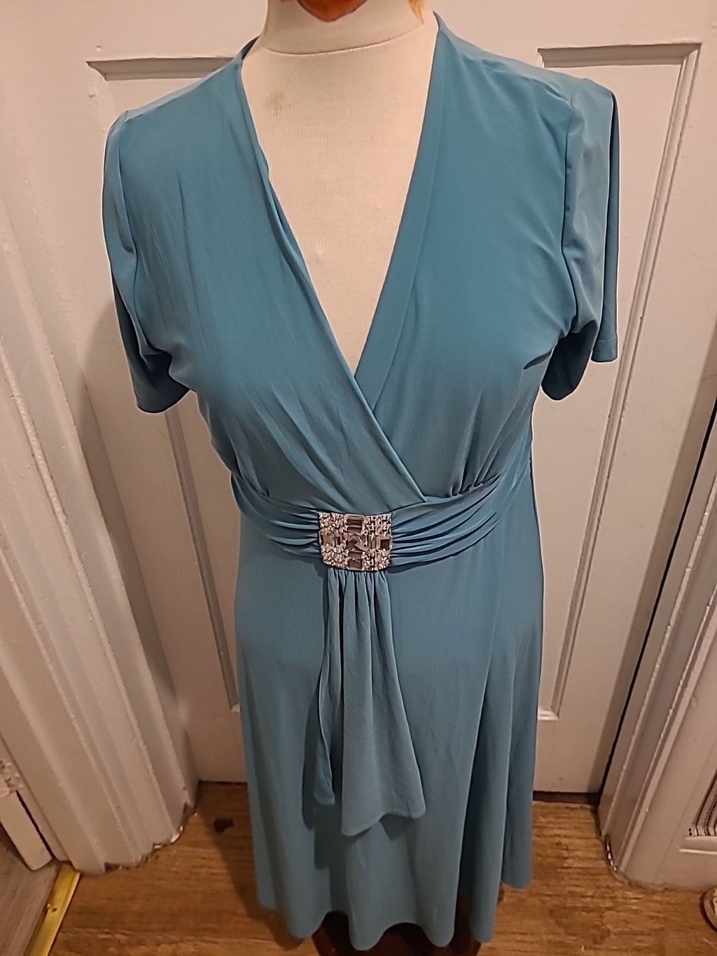 Ladies Damart Size 14 Turquoise V Neck Dress