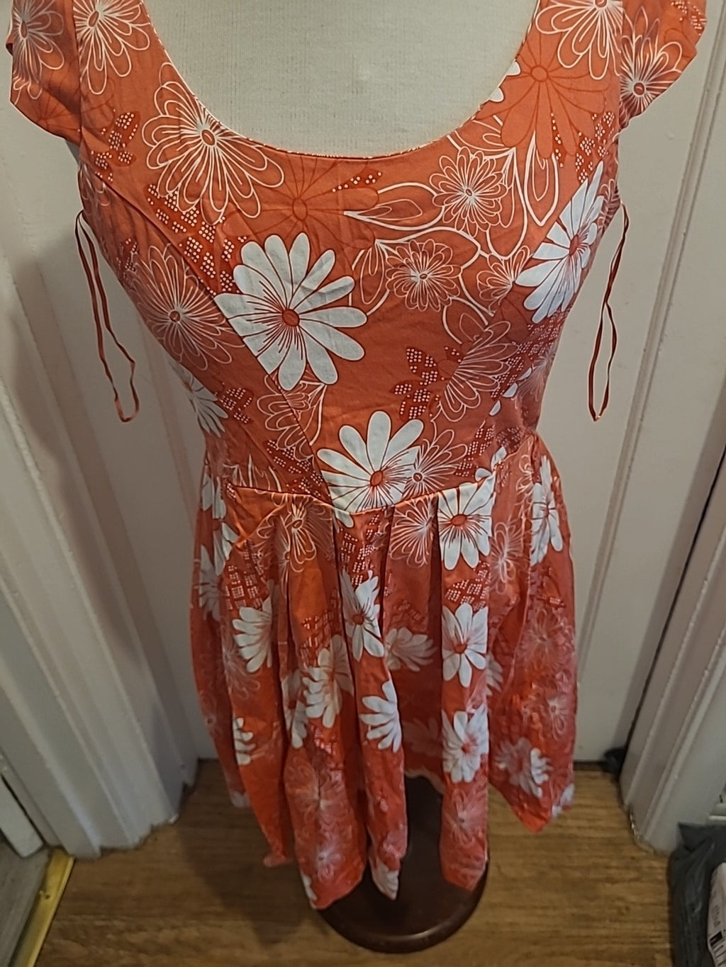 Ladies Oasis Size 8 Pink With White Floral Short Sleeve Dress