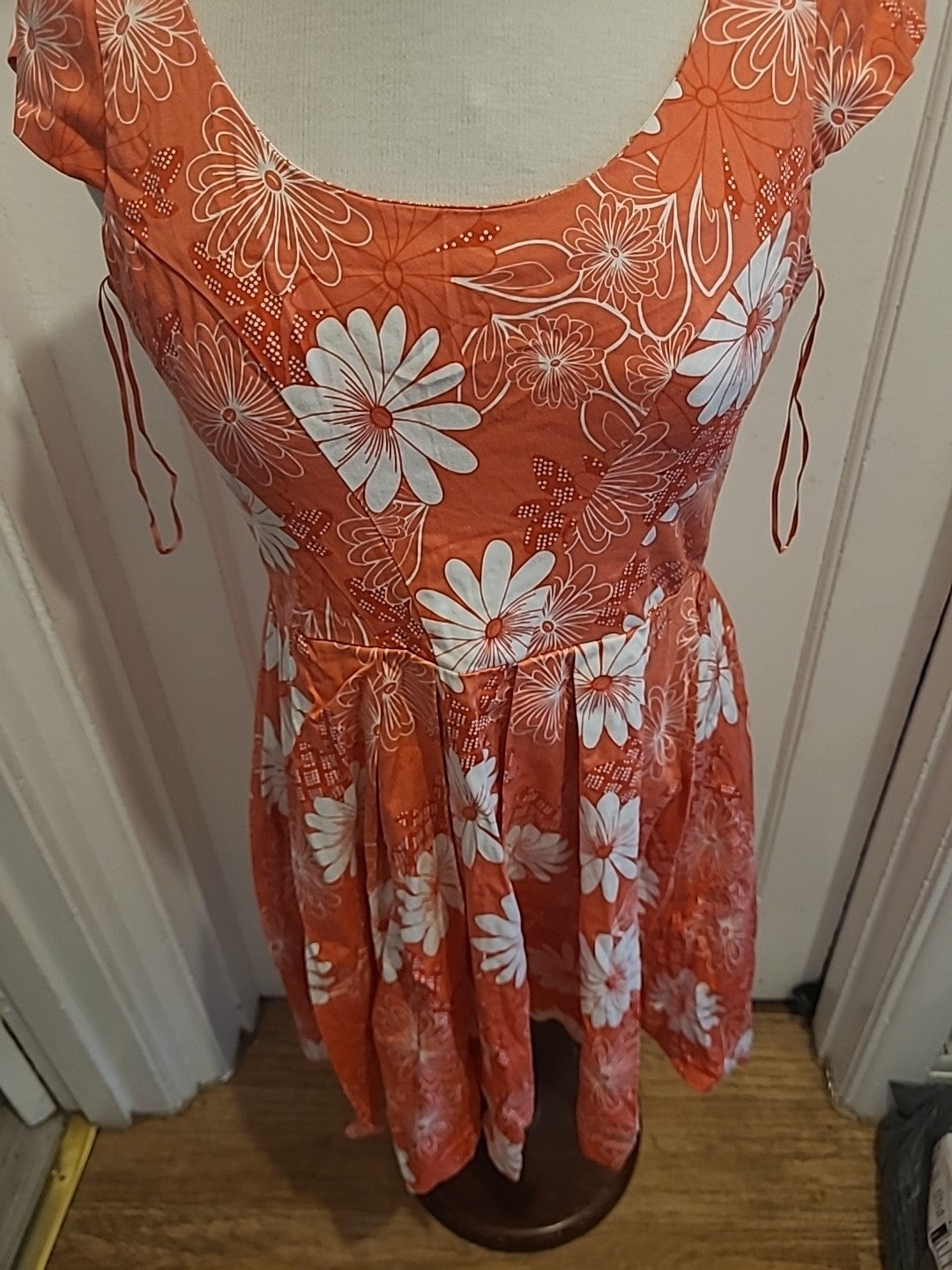Ladies Oasis Size 8 Pink With White Floral Short Sleeve Dress
