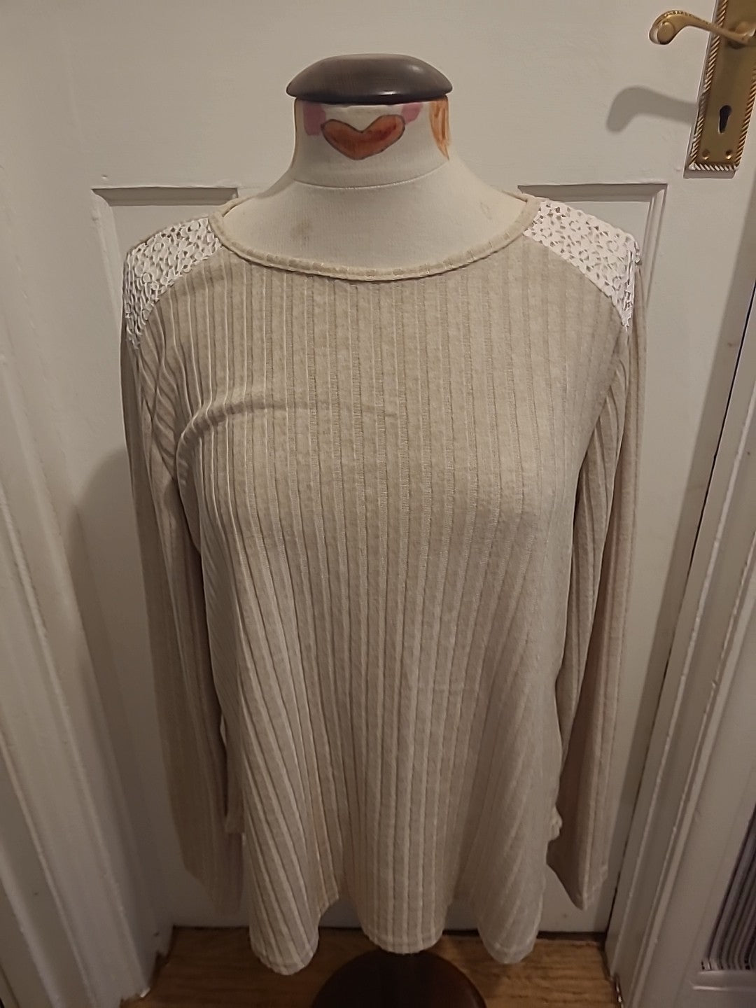 Ladies size 2XL beige ribbed long sleeved top