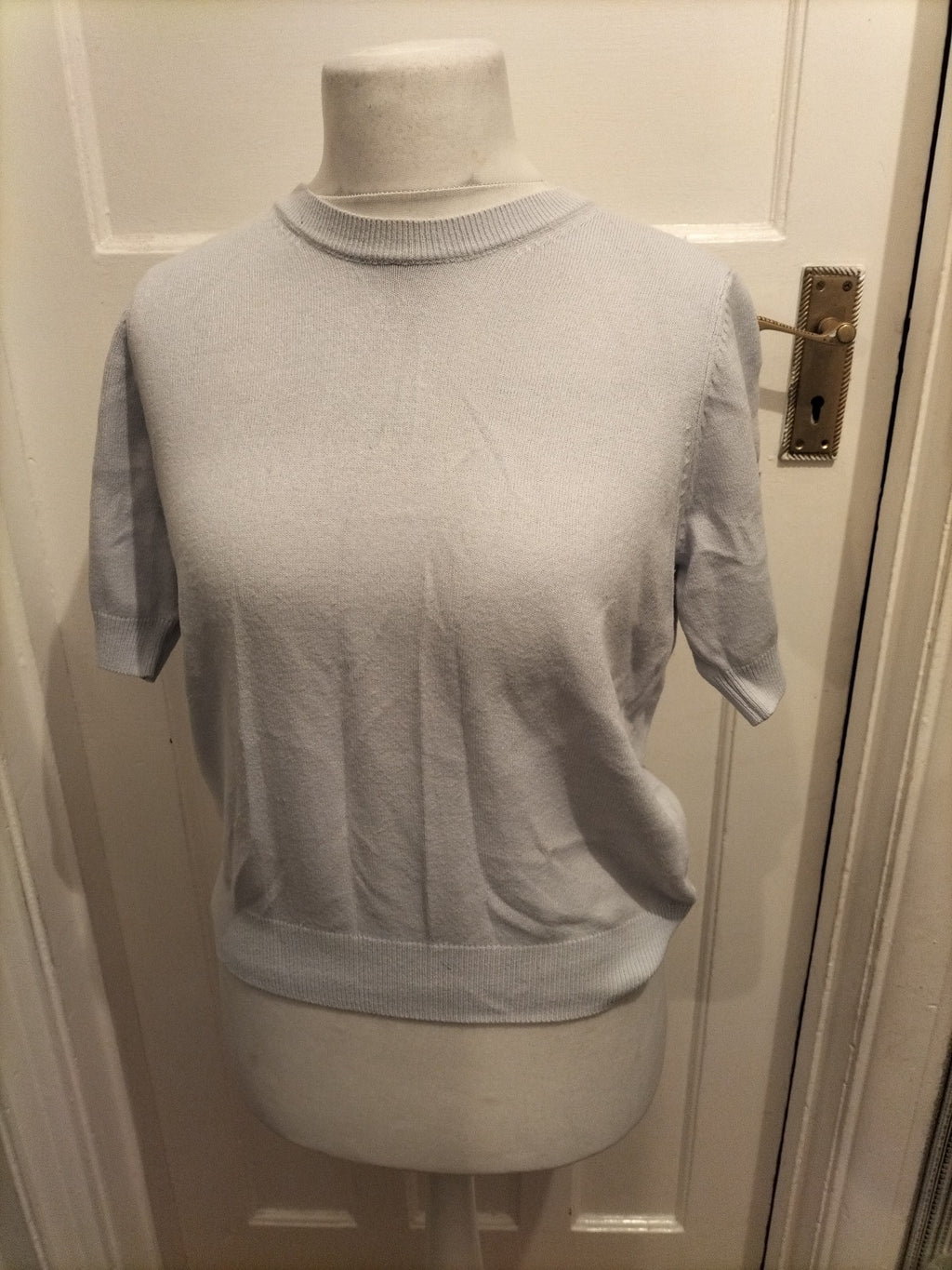 Ladies Size Medium Pale Lilac Short Sleeved Top