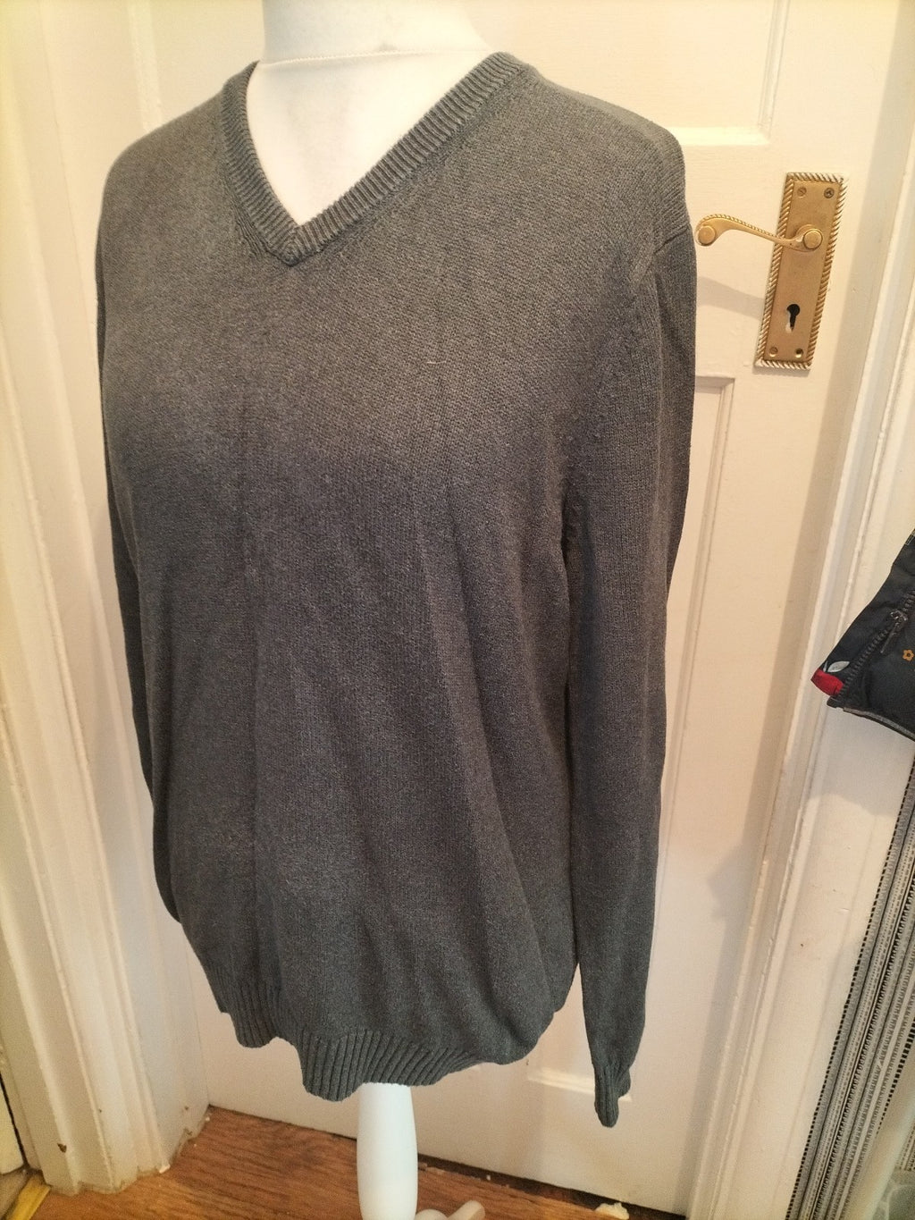 Mens Maine Size Medium Dark Grey Long Sleeve Jumper