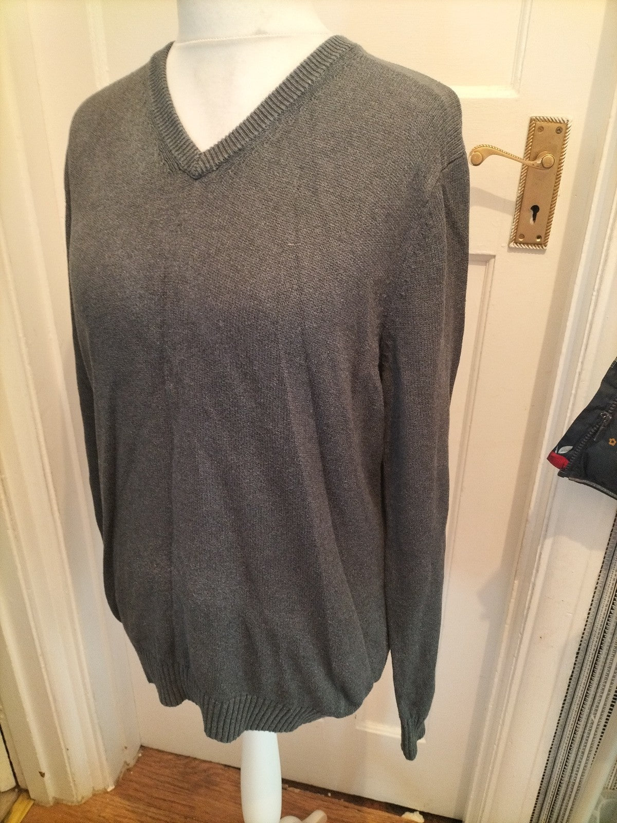 Mens Maine Size Medium Dark Grey Long Sleeve Jumper