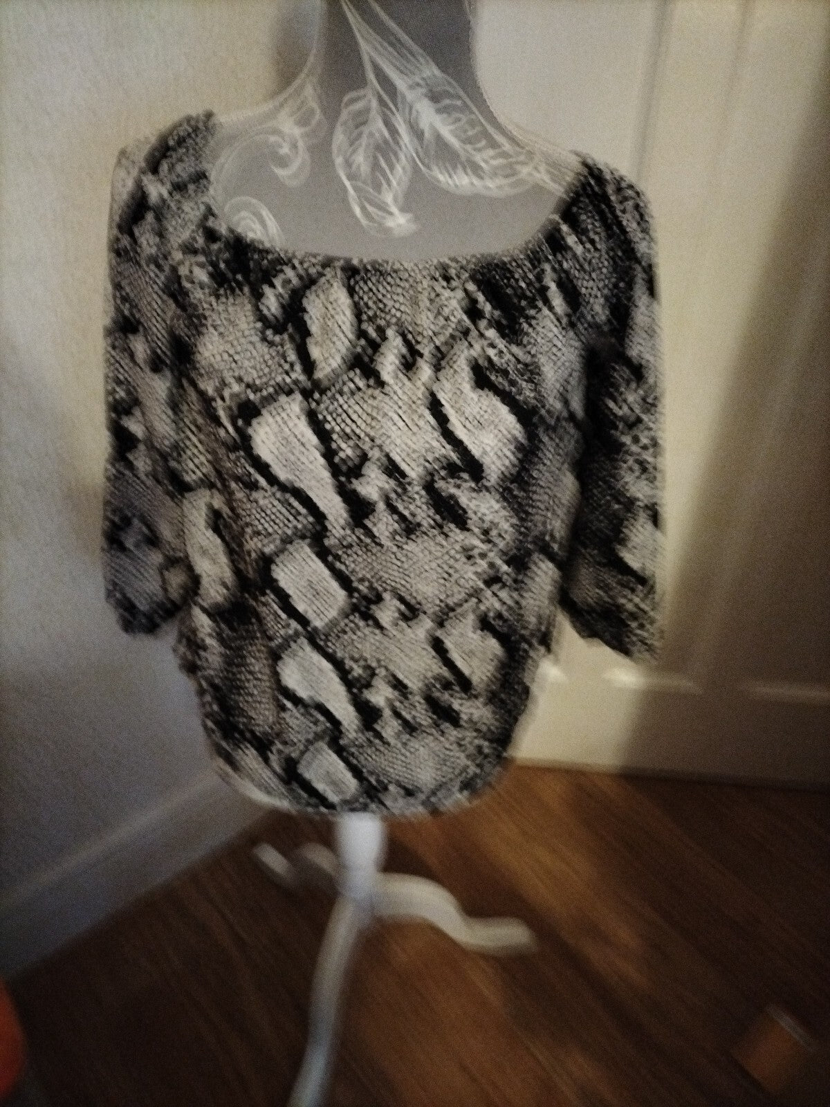 Ladies Influence Size 10 Long Sleeved Blouse