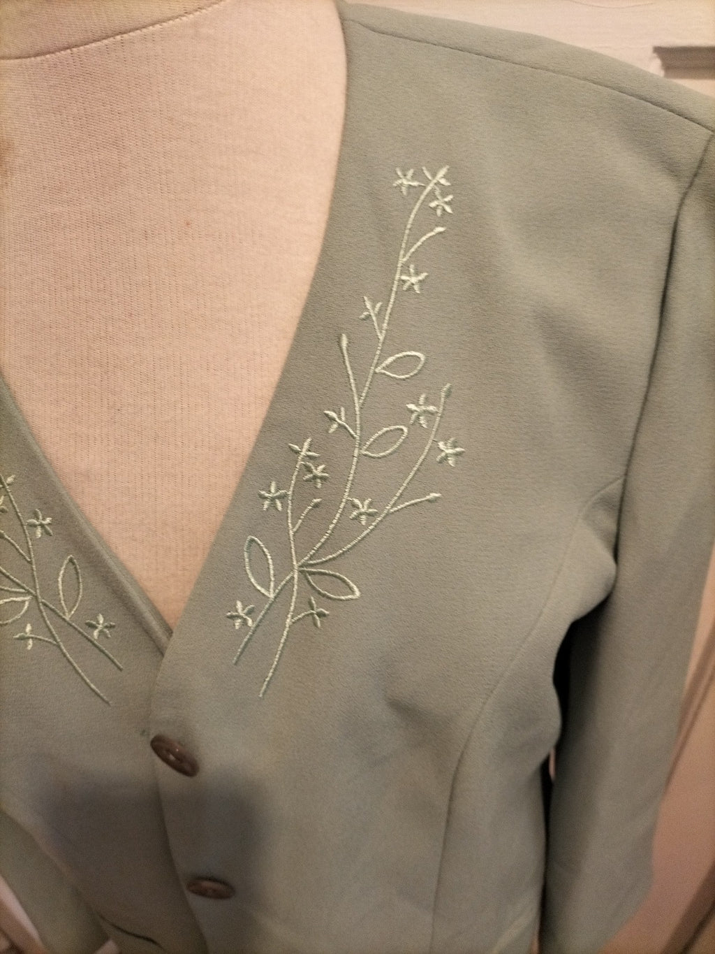Ladies Bonmarche Size 14 Pale Green Embroidery Lined Padded Blazer