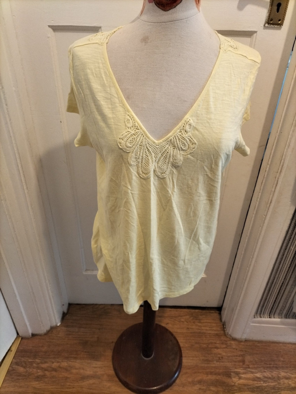 Ladies Marks And Spencer Size 16 Pale Yelloe Embroidery V Neck Blouse