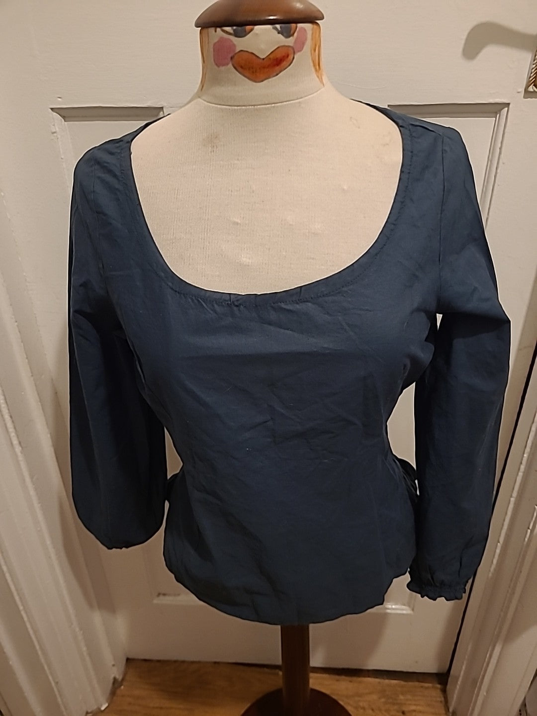 Ladies Size Medium Navy Elasticated Back Long Sleeved Tshirt