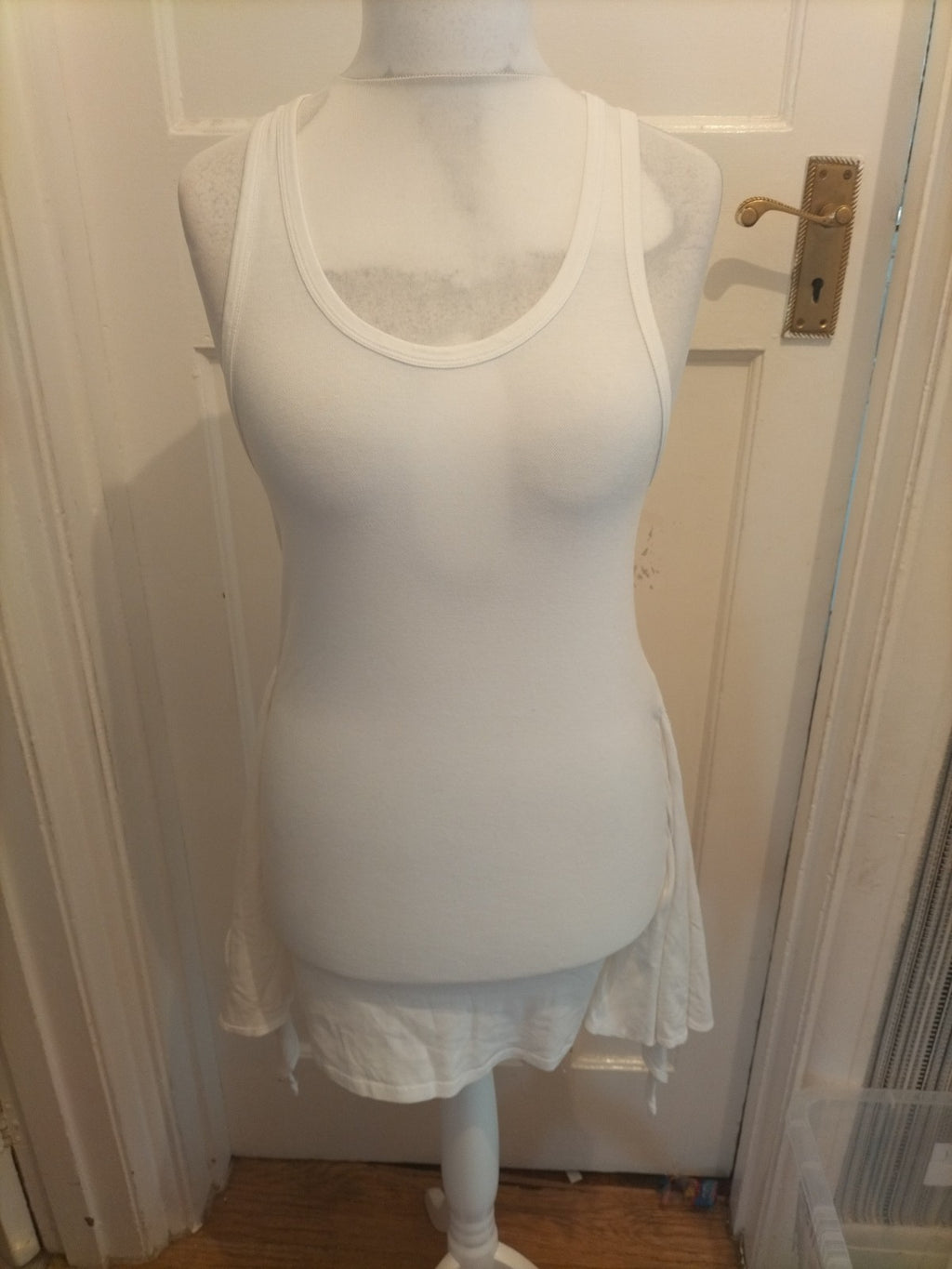 Ladies Zara Size Small White Sleeveless Longline Top