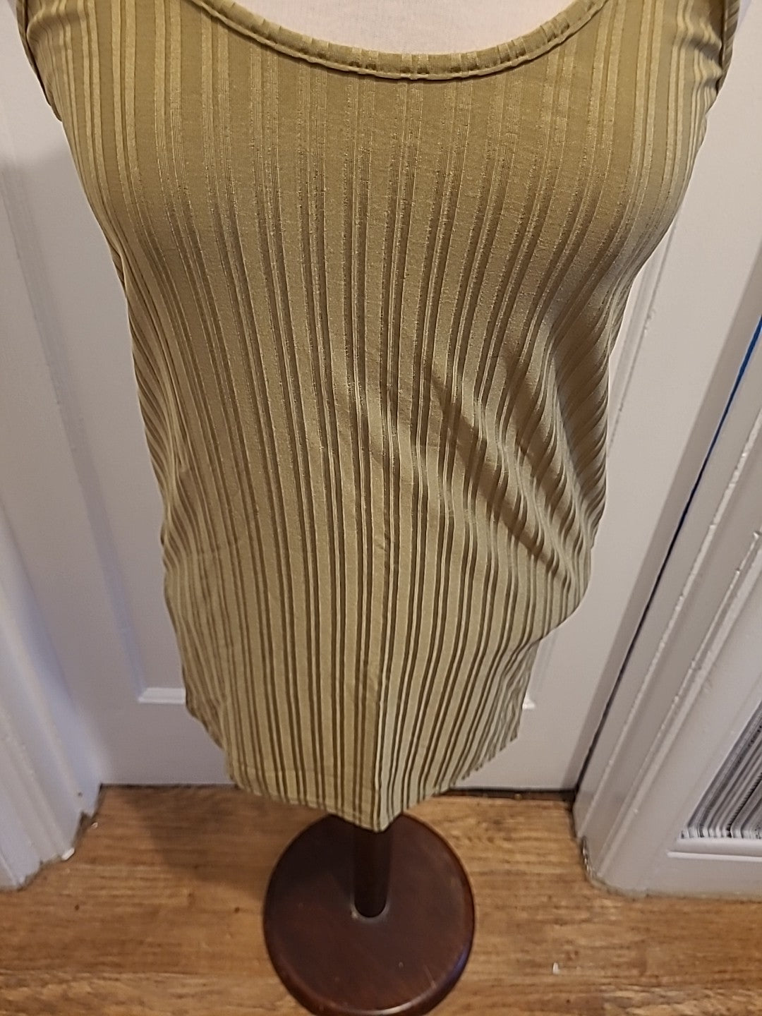 Brand New Ladies Boohoo Size 8 Khaki Sleeveless Top