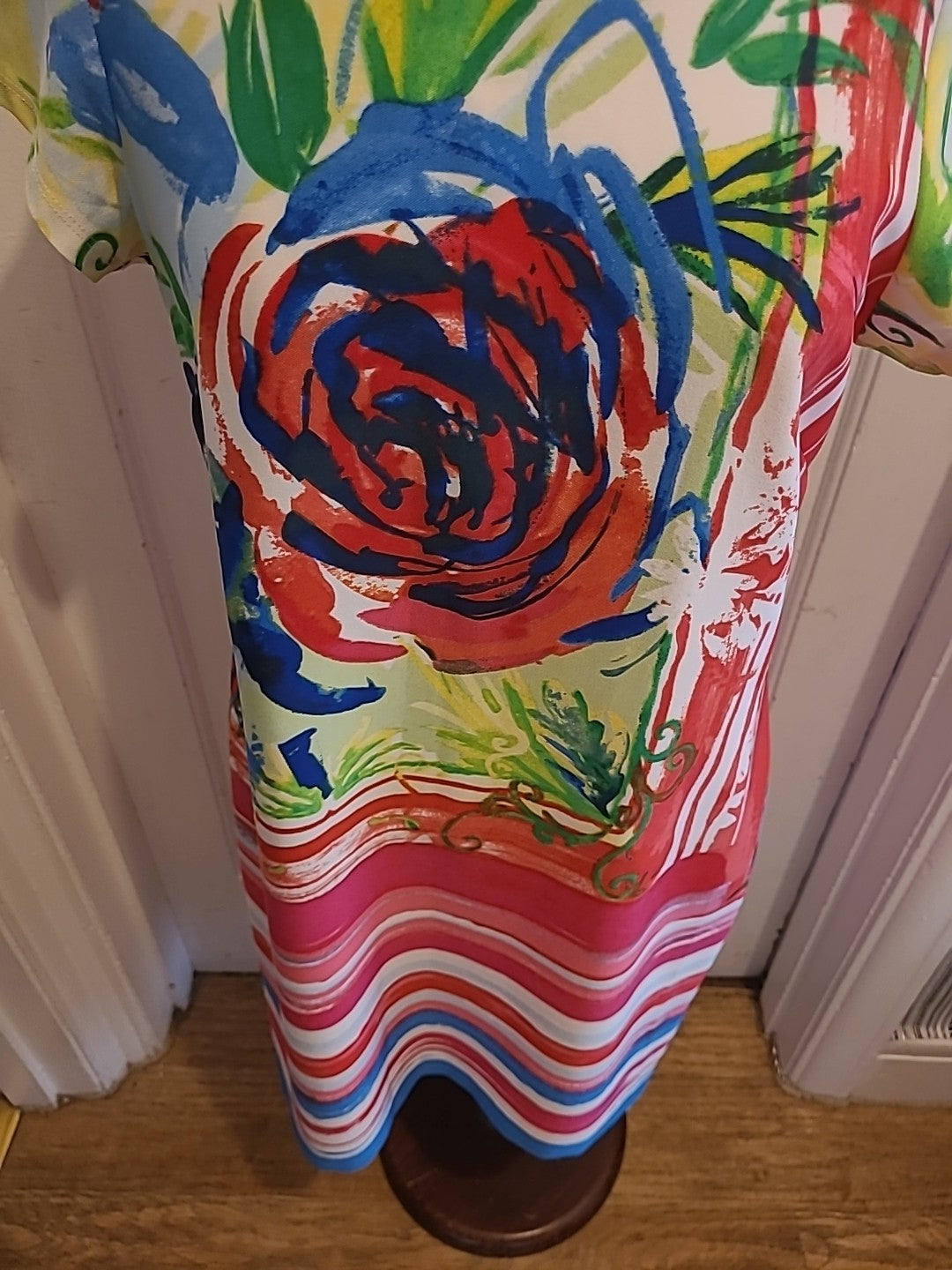 Ladies Signature Size 10 Multi Floral Short Sleeved Dress