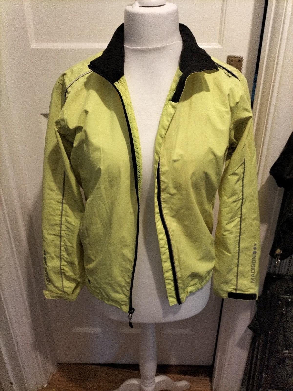 Ladies Madison Size 14 Fluorescent Mesh Lined Jacket Cycling
