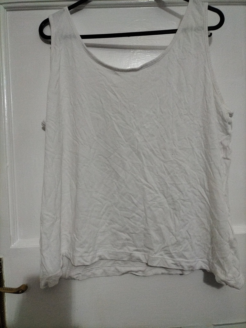 Ladies Esmara Size 12/14. White Sleeveless Top