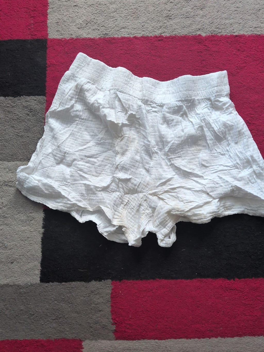 Papaya 12 White Elastic Waist Shorts