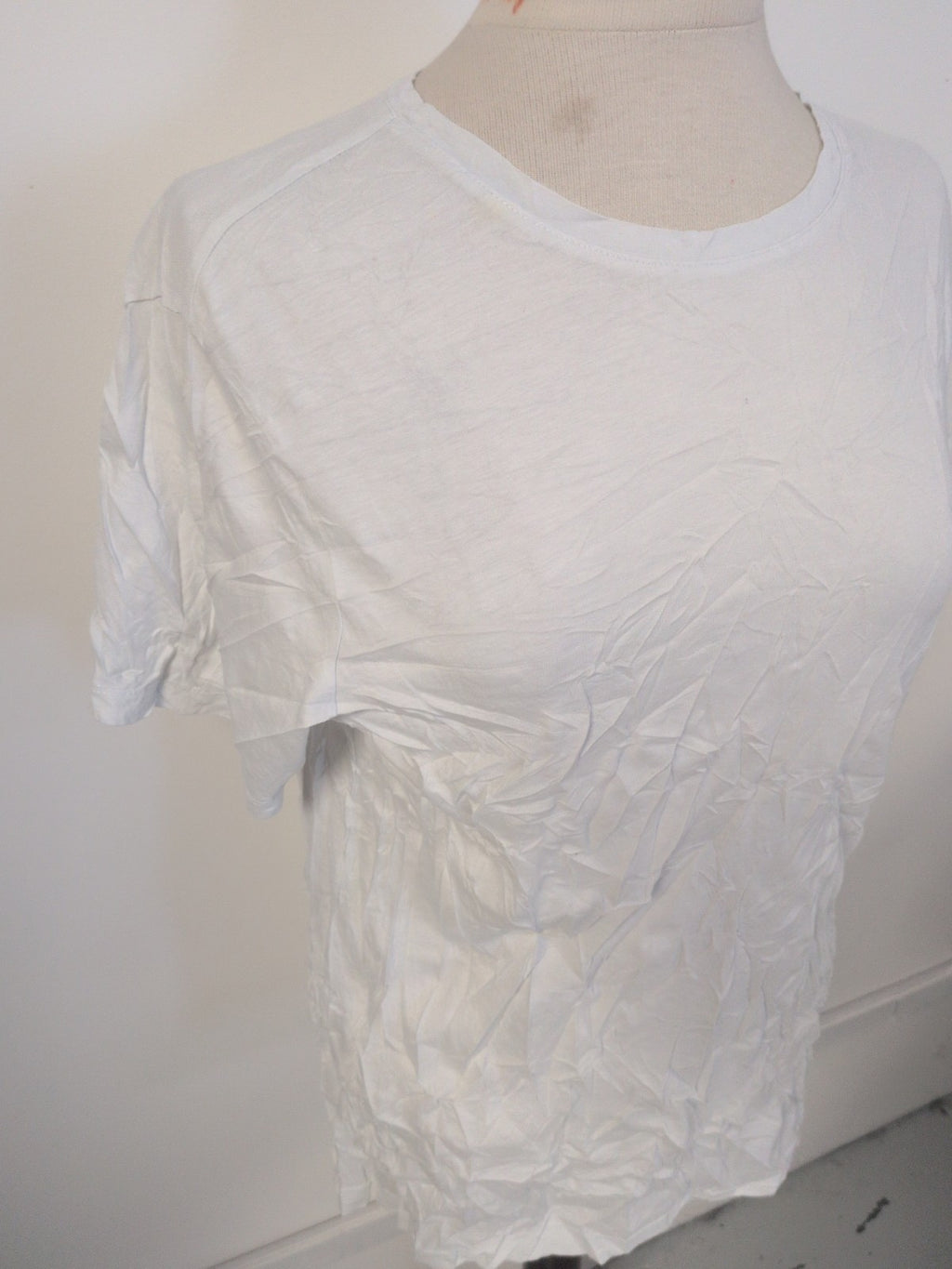 Ladies Zara Size Medium White Short Sleeve T-shirt Small Mark On Neck Hem
