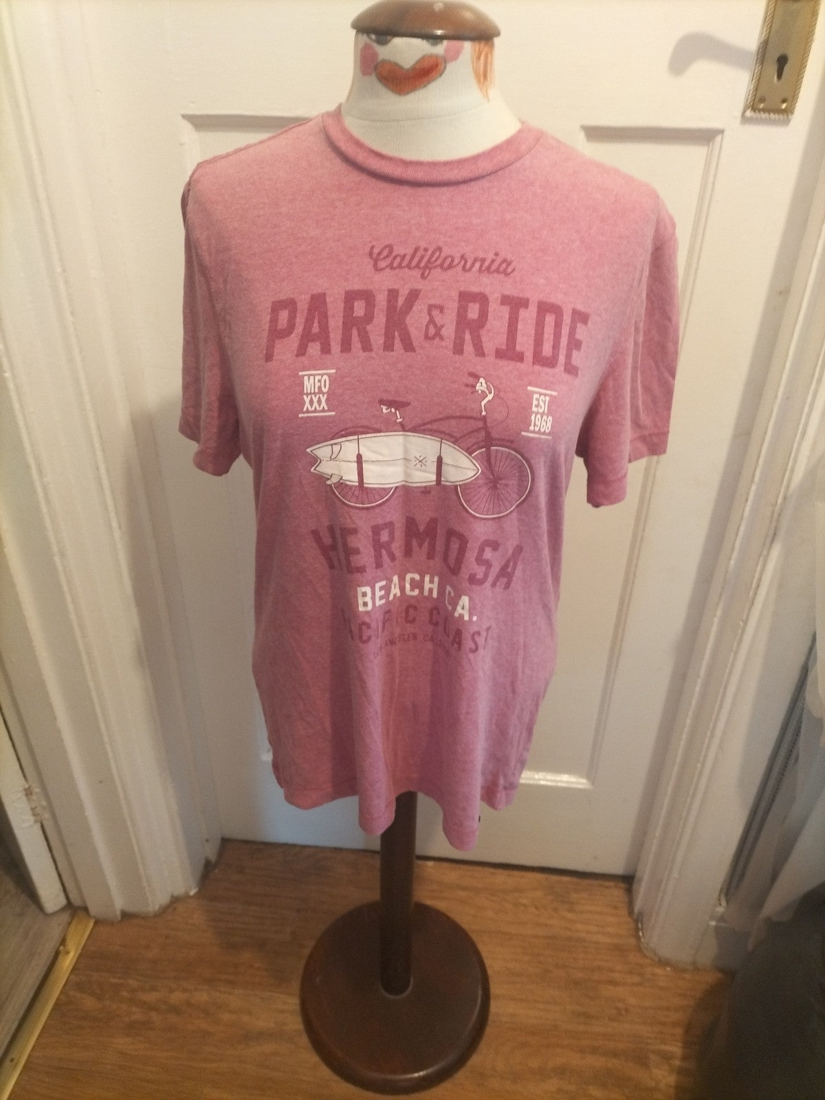 Mens Criminal Size Medium Red Print Tshirt