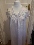 Ladies Oscan De La Renta Size M/L Pale Lilac Short Sleeved Silky Nighty
