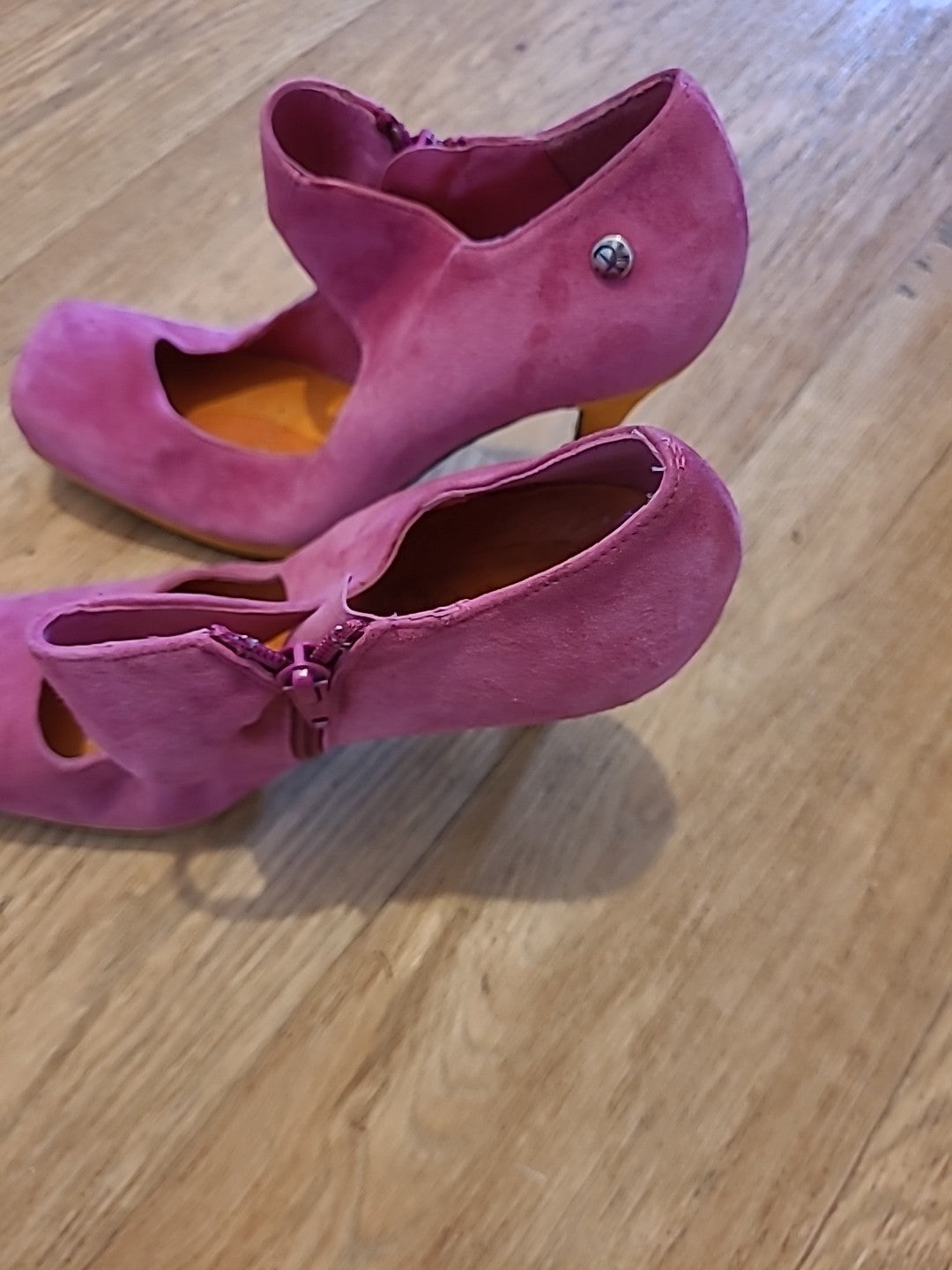 Ladies Red Or Dead Size 6 Pink Heels