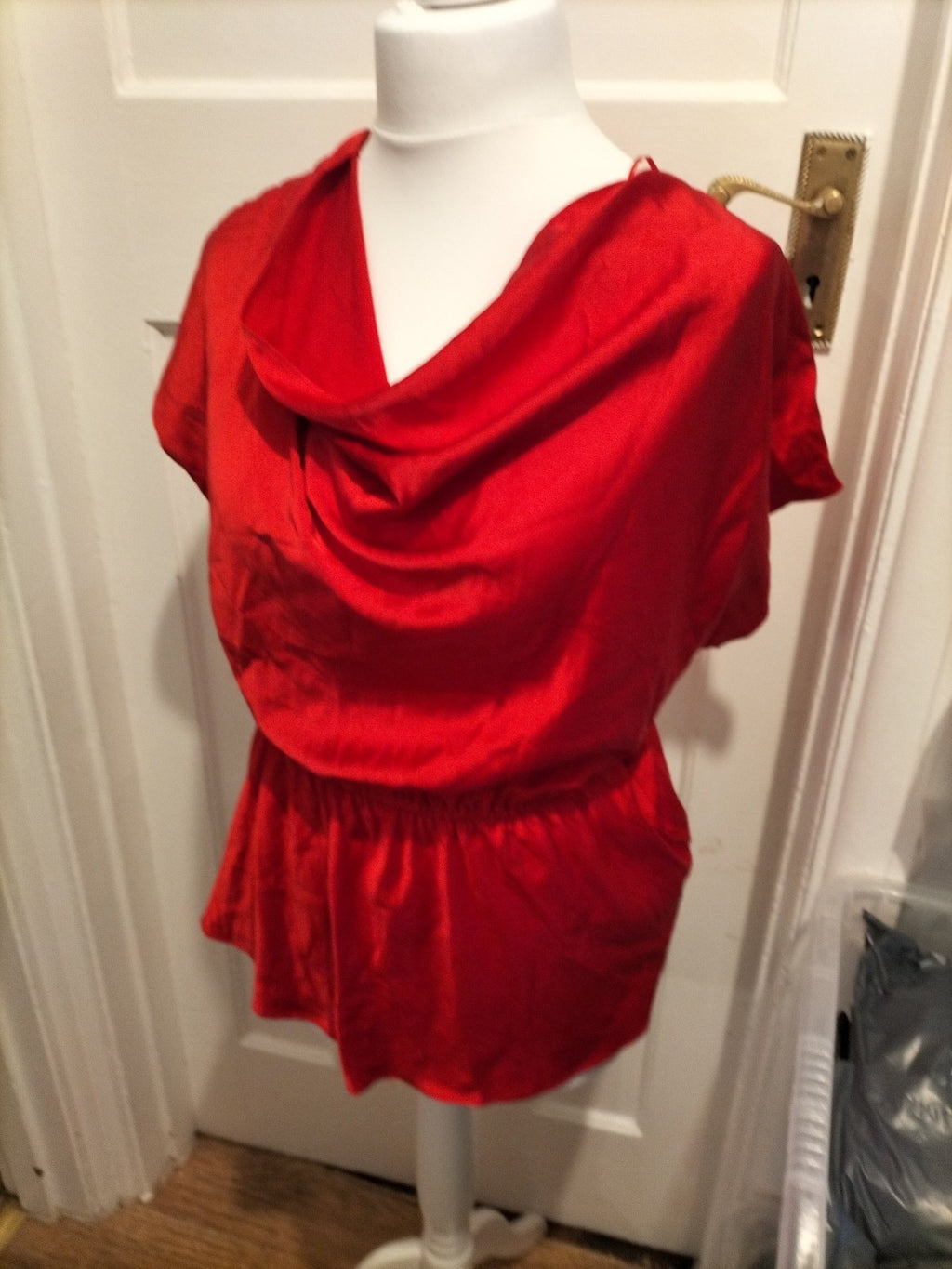 Ladies Quiz Size 10 Red Satin Short Sleeved Top
