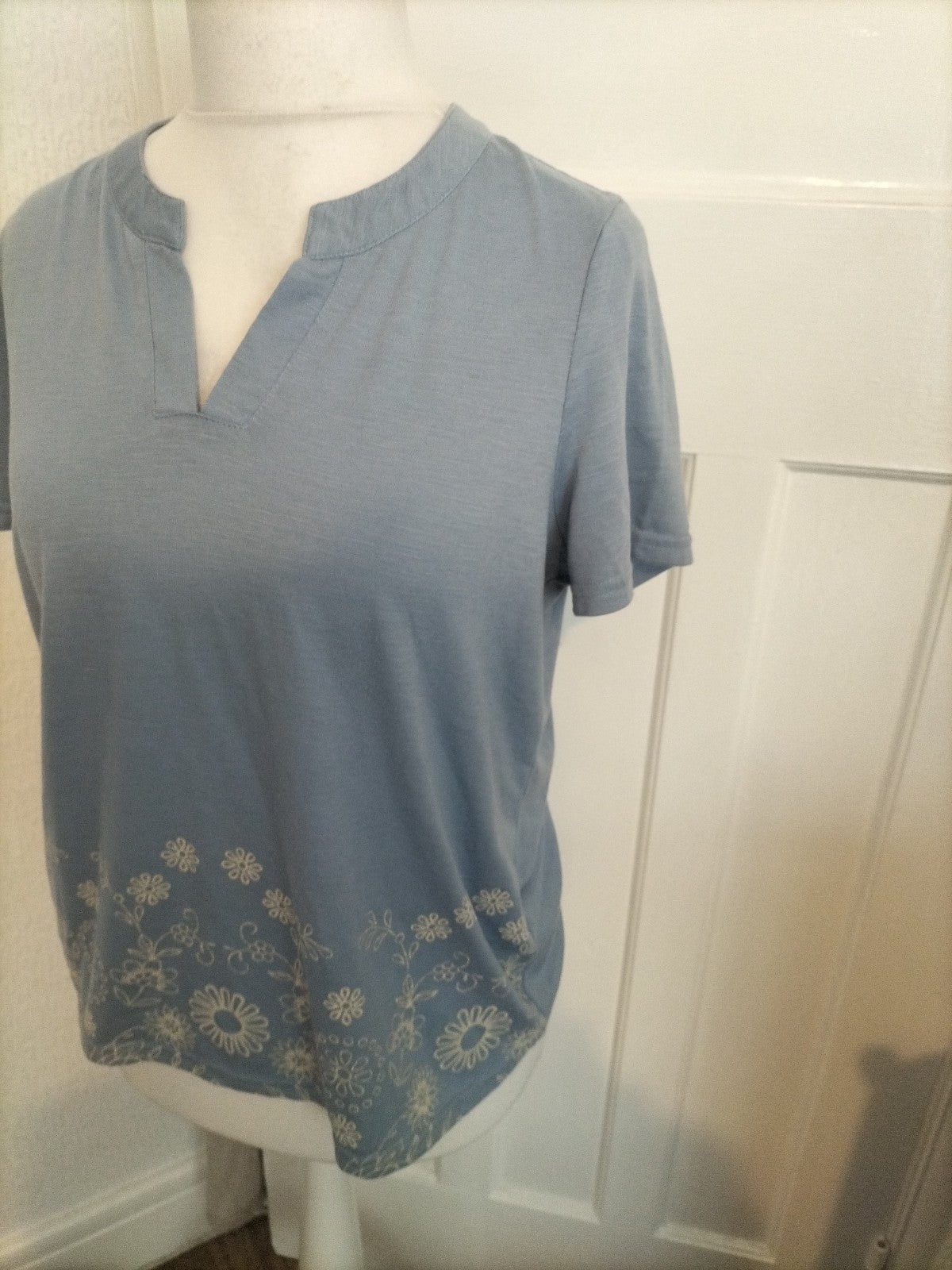 Ladies Bonmarche Size 14 Blue With Embroidery Floral Short Sleeved Blouse