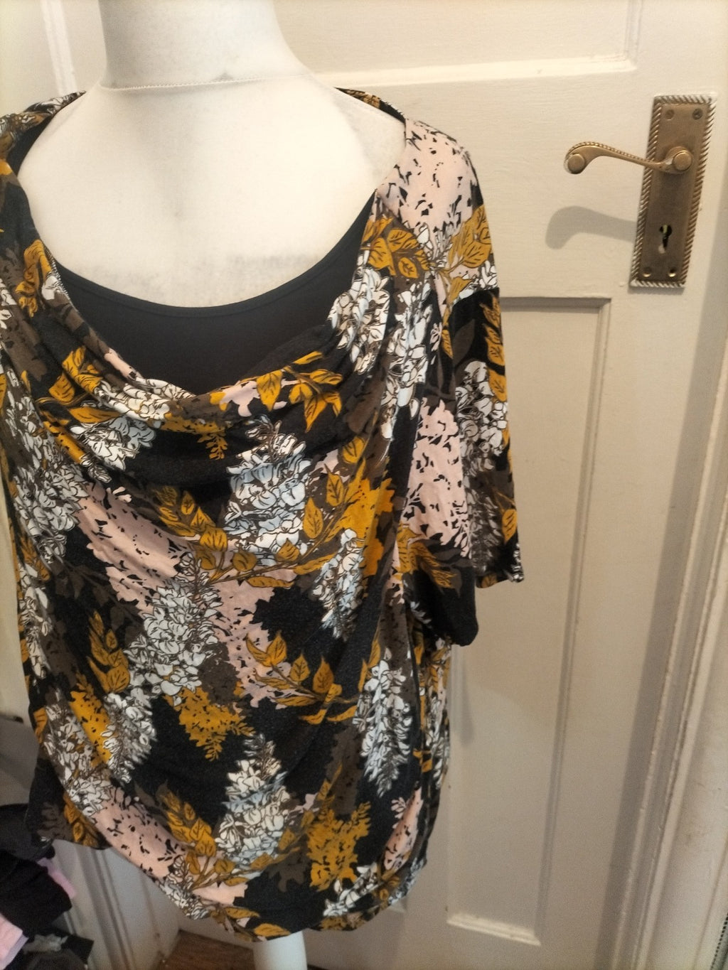 Ladies George Size 24 Yellow/Black Floral Printed Short Sleeved Blouse