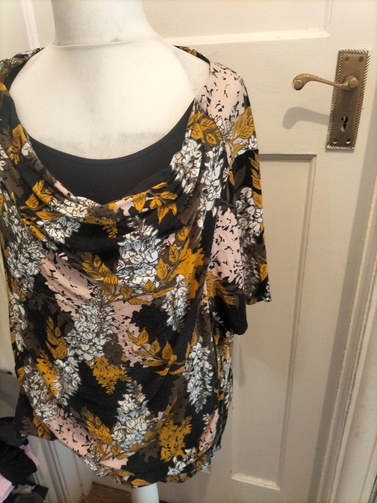 Ladies George Size 24 Yellow/Black Floral Printed Short Sleeved Blouse