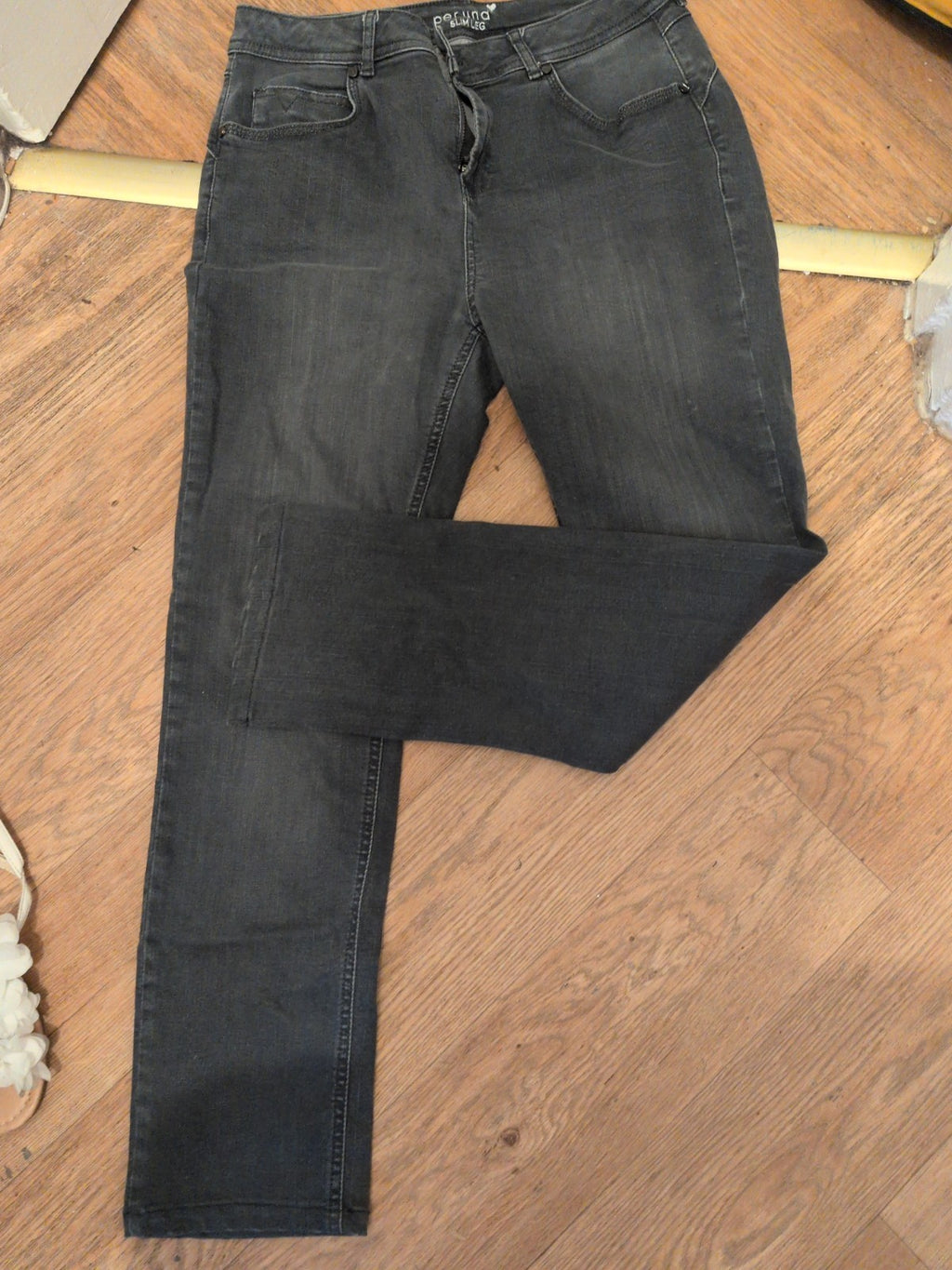 Per Una 12 Short Slim Leg Grey Jeans