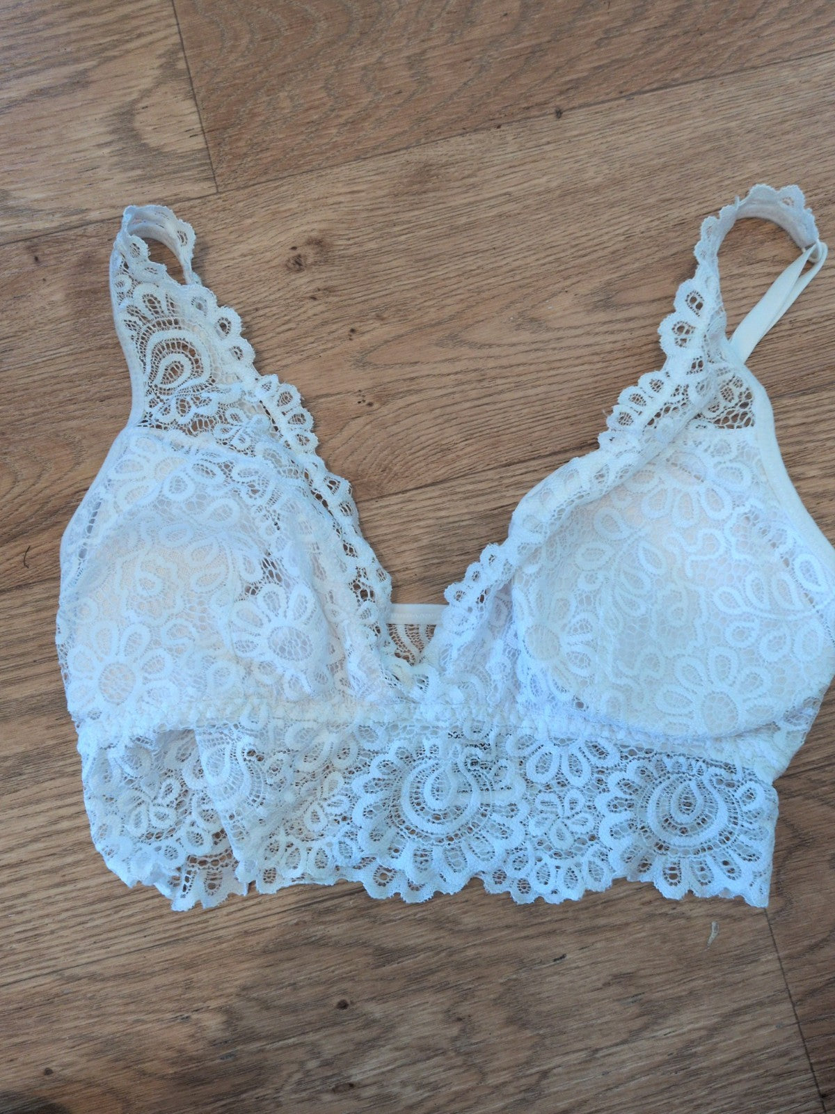 Peacocks 6-8 White Lace Padded Bralette No Wires