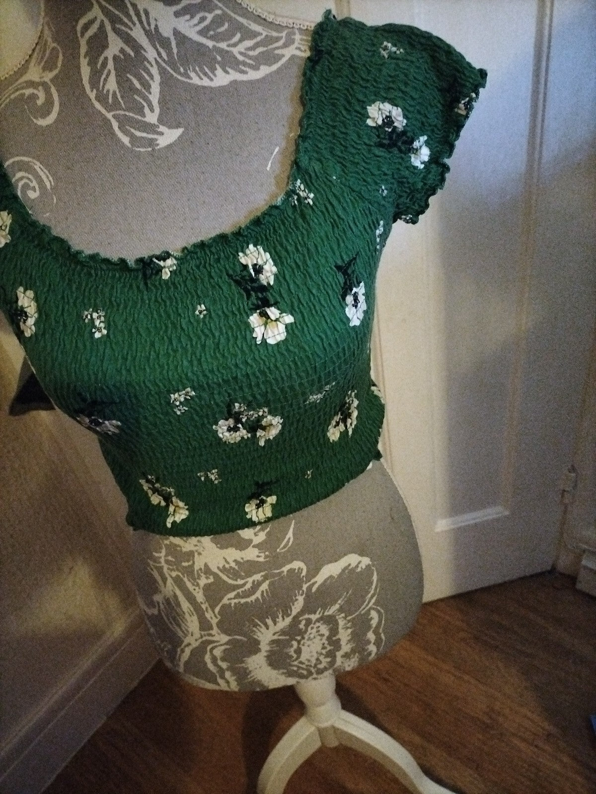 Ladies New Look Size 10 Green Belly Top