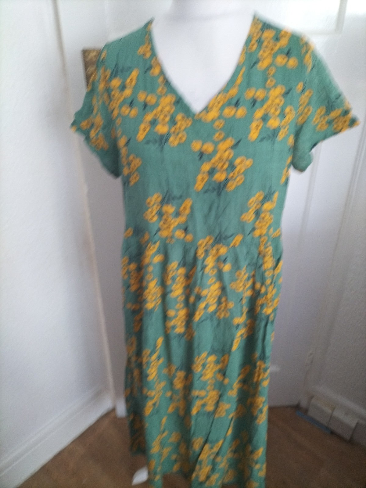 Ladies Large Green And Yellow Short Sleeved V Neck Floral Long Dress