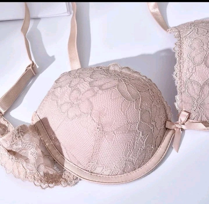 Brand new ladies TorbayClothingCo beige floral lace padded adjustable wired bra