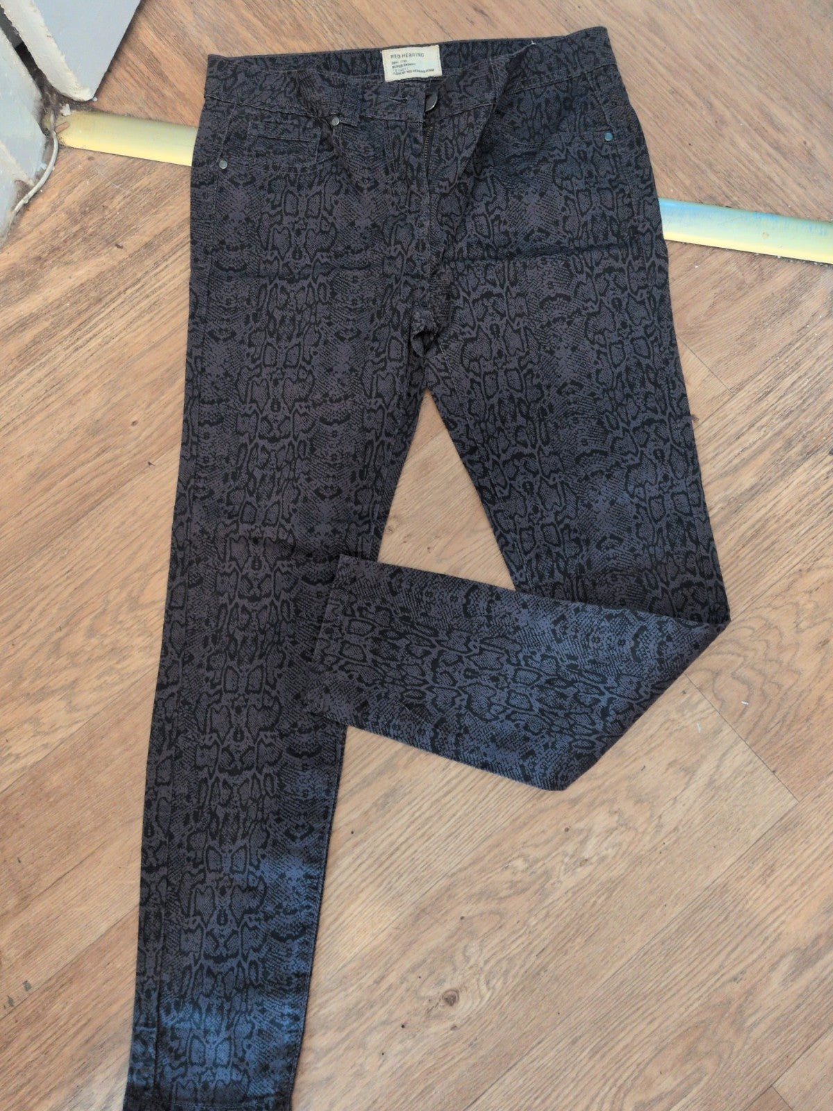 Red Herring 10 Short Super Skinny Grey And Black Jeans