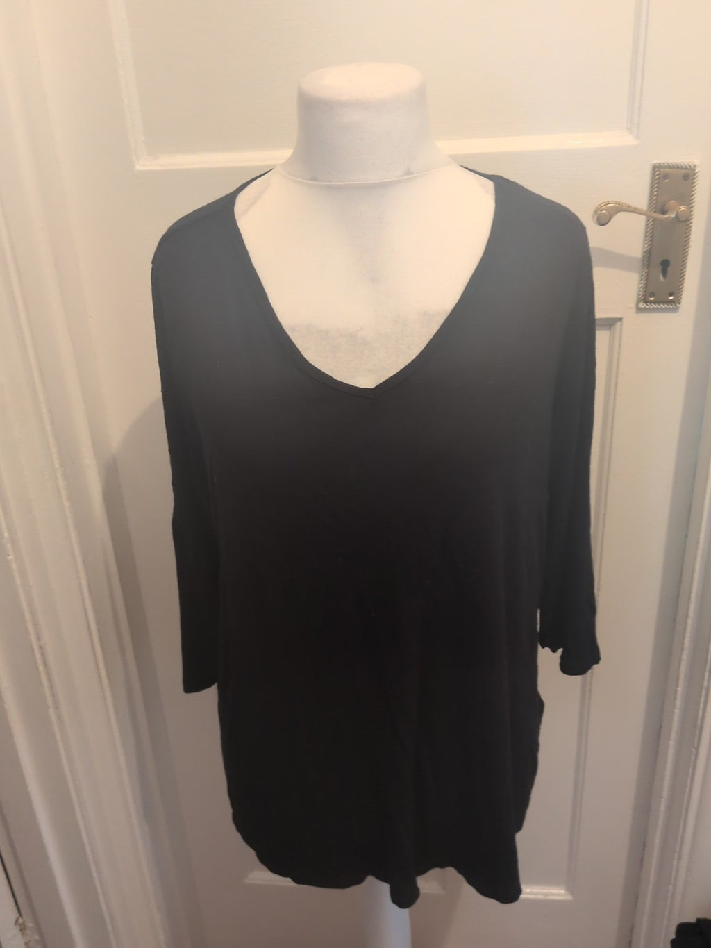 Ladies Size 22/24 Black Half Sleeve Blouse Small Hole In Front