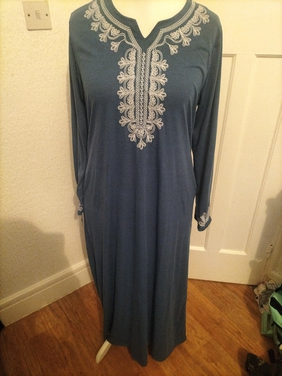 Ladies Sunnyme Size Large Blue Floor Length Dress