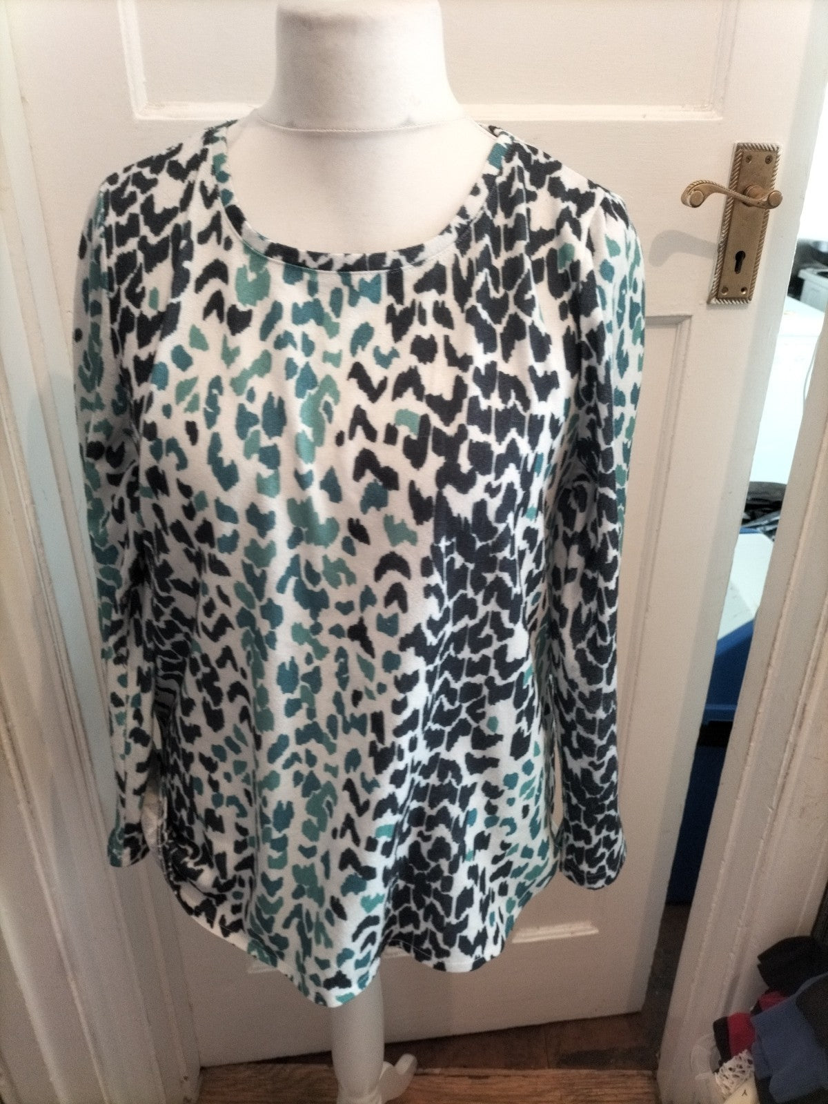 Love Leisure 16 Green And Navy Long Sleeved Lightweight Jumper