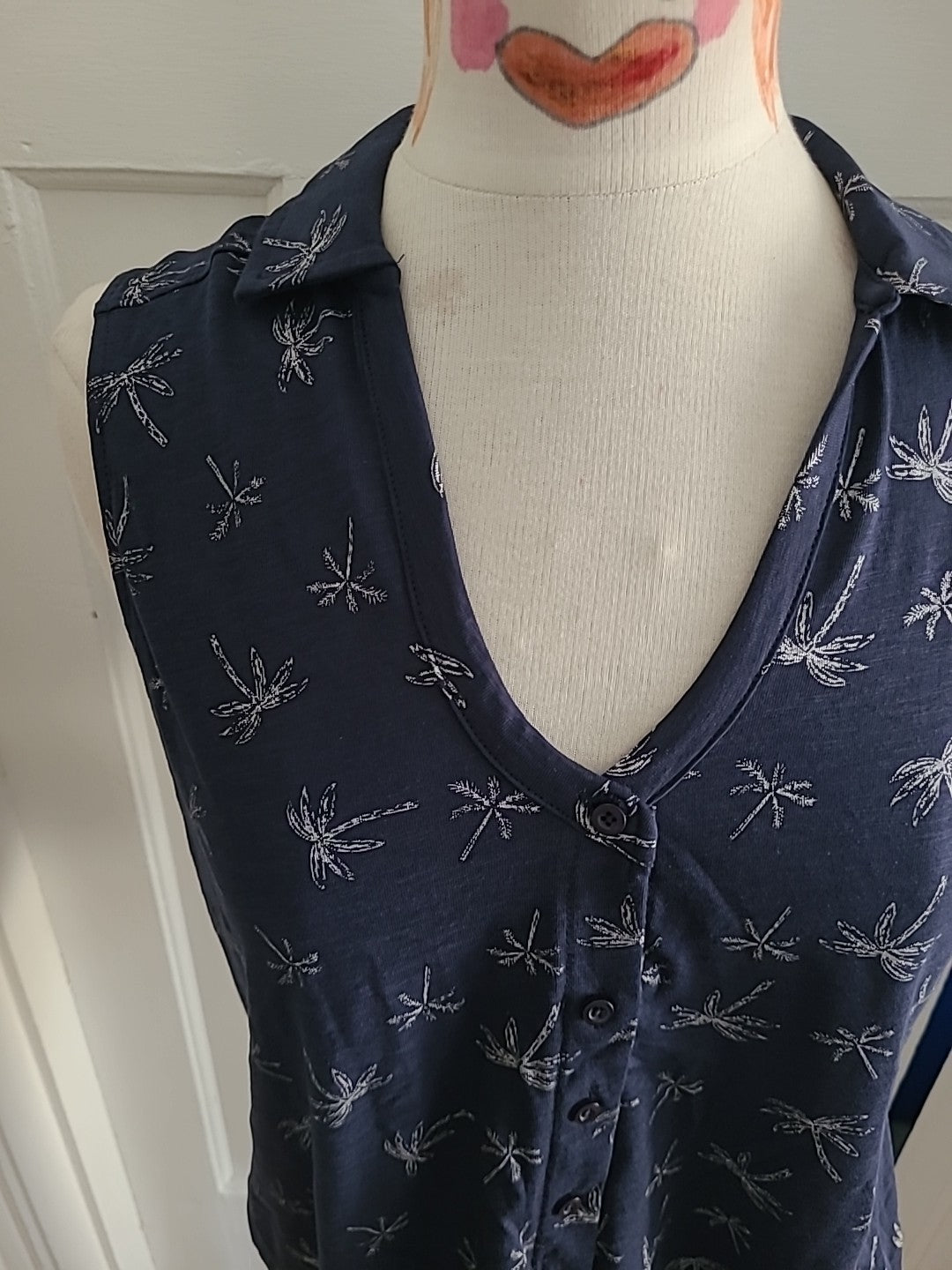 Ladies M&Co Size 12 Navy Palm Tree Sleeveless Polo