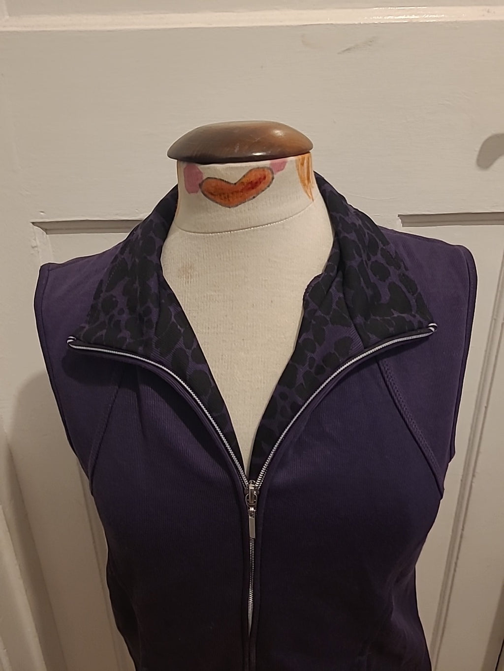 Ladies B.Woman Size Small Purple Sleeveless Zip Through Jacket