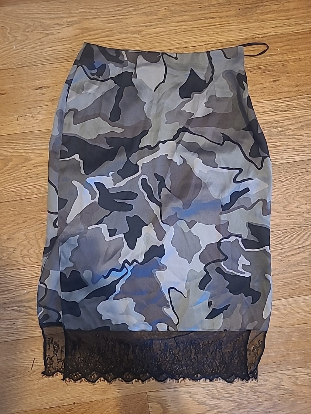 Ladies River Island Skirt Size 10 Camouflage With Lace