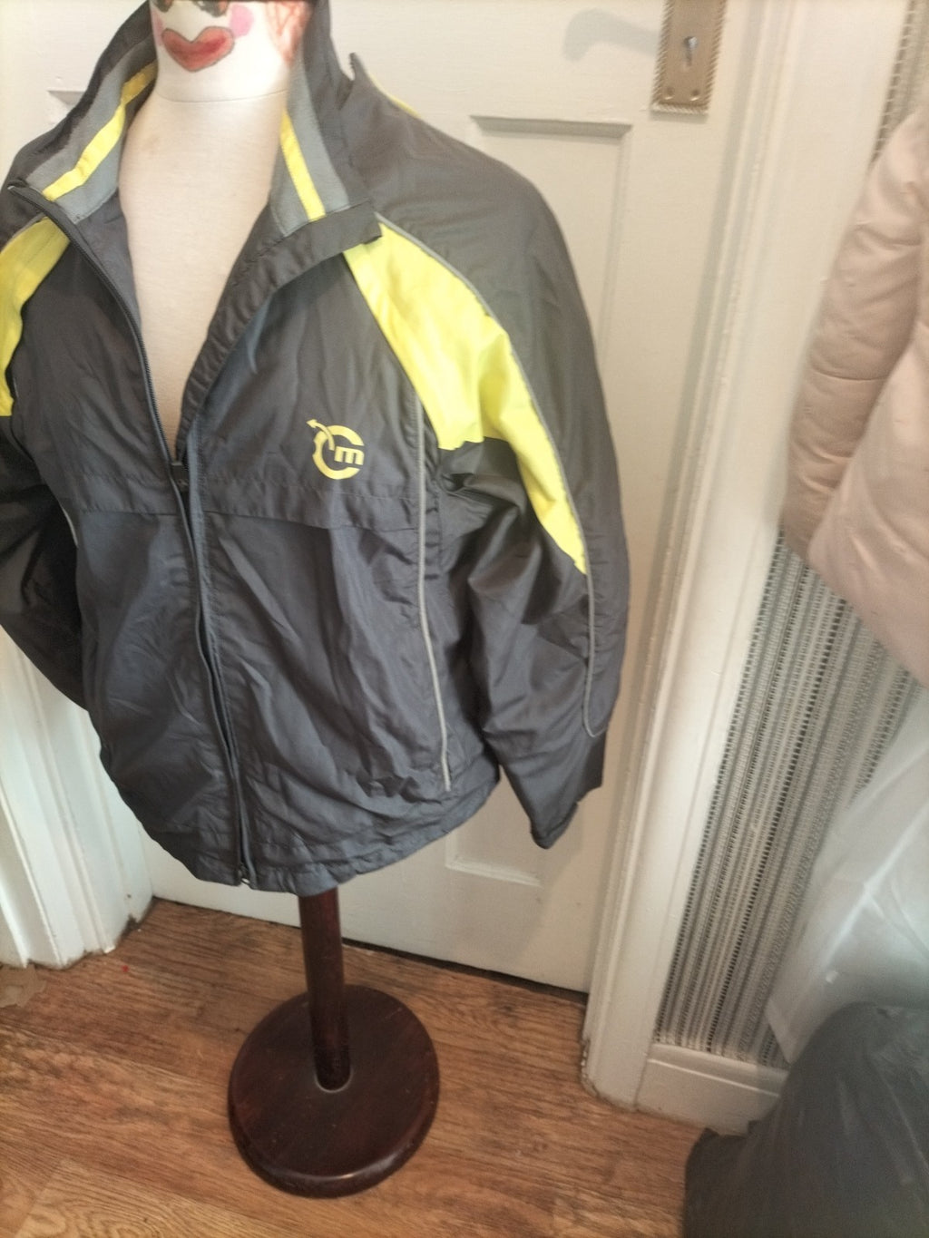 Mens Movement Size 38R Grey And Yellow Mesh Lined Zip Through Jacket