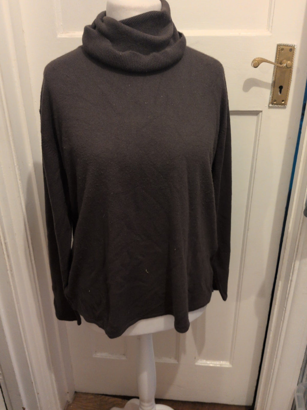 Rowlands XL Very BrownRoll Neck Jumper