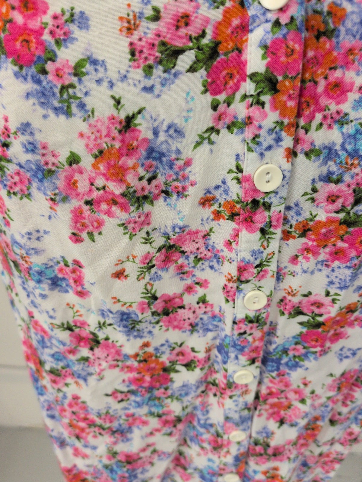Tu 16 Bright Floral Sleeveless Buttoned Blouse