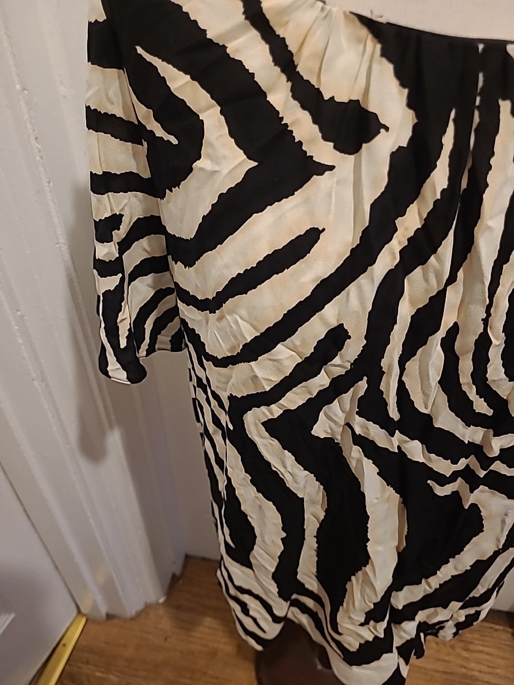 Ladies Roman Size 14 Black/Beige/Cream Short Sleeved Blouse